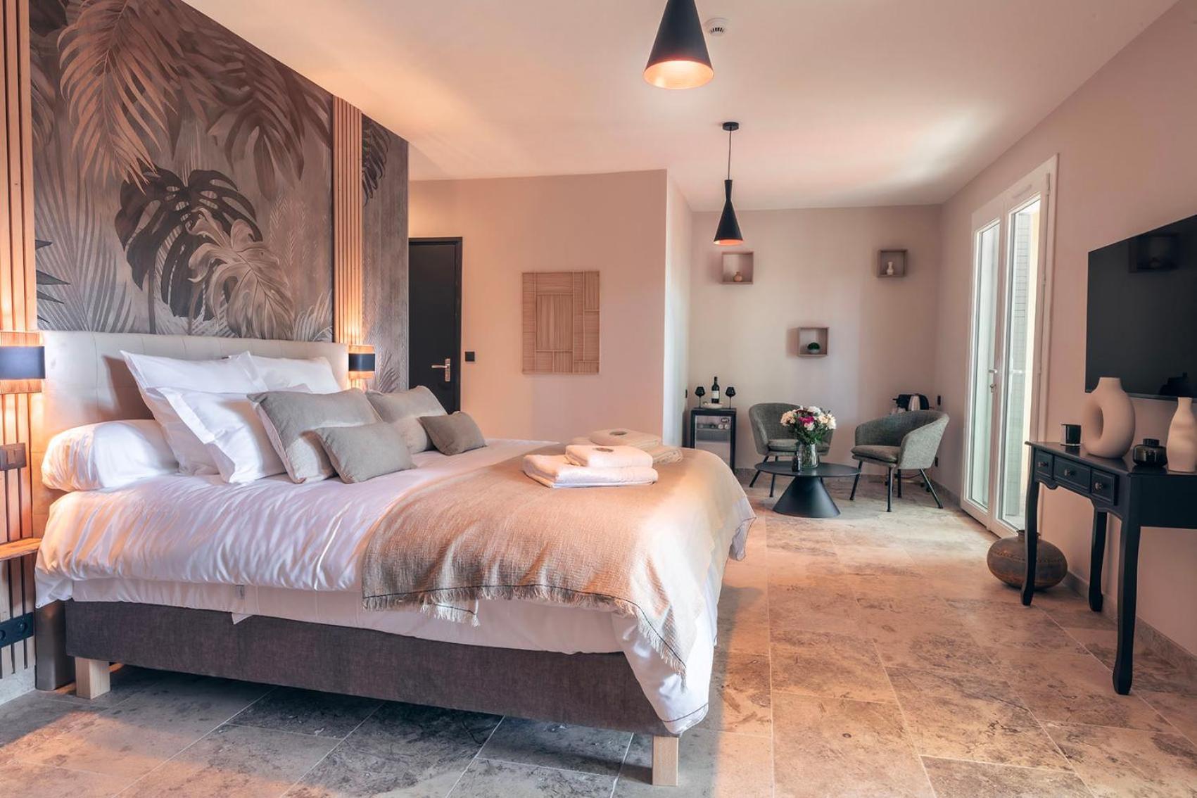 Les Suites De L'Etang Cucuron Exterior foto